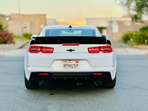 Used 2020 Chevrolet Camaro LT RWD image 4