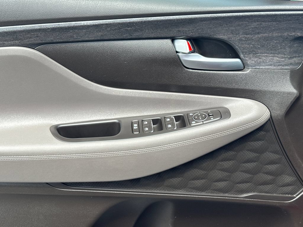 Used 2019 Hyundai Santa Fe SEL FWD image 12