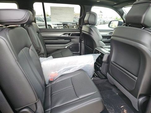 New 2026 Jeep Grand Wagoneer 4WD image 16