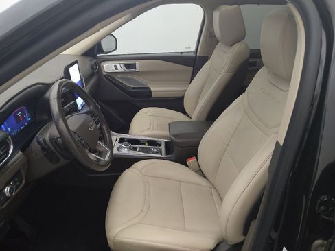 Used 2020 Ford Explorer Platinum w/ Premium Technology Package AWD/4WD image 17