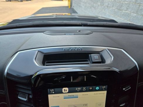 Used 2022 RAM 1500 Laramie AWD/4WD image 25