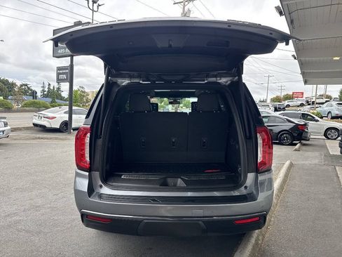 Used 2021 GMC Yukon AT4 w/ AT4 Premium Package AWD/4WD image 6