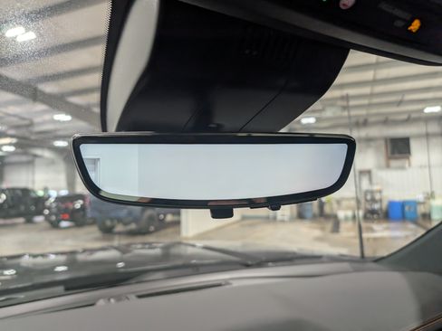 Used 2025 GMC Sierra 2500 AT4 w/ AT4 Premium Plus Package AWD/4WD image 29