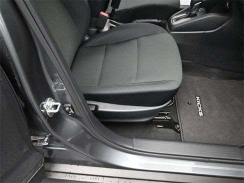 Used 2024 Nissan Kicks S image 31