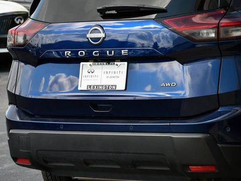 Used 2025 Nissan Rogue SV AWD/4WD image 26