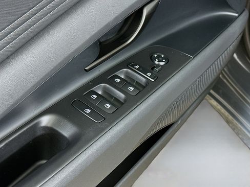 New 2026 Hyundai Elantra Sport FWD image 17