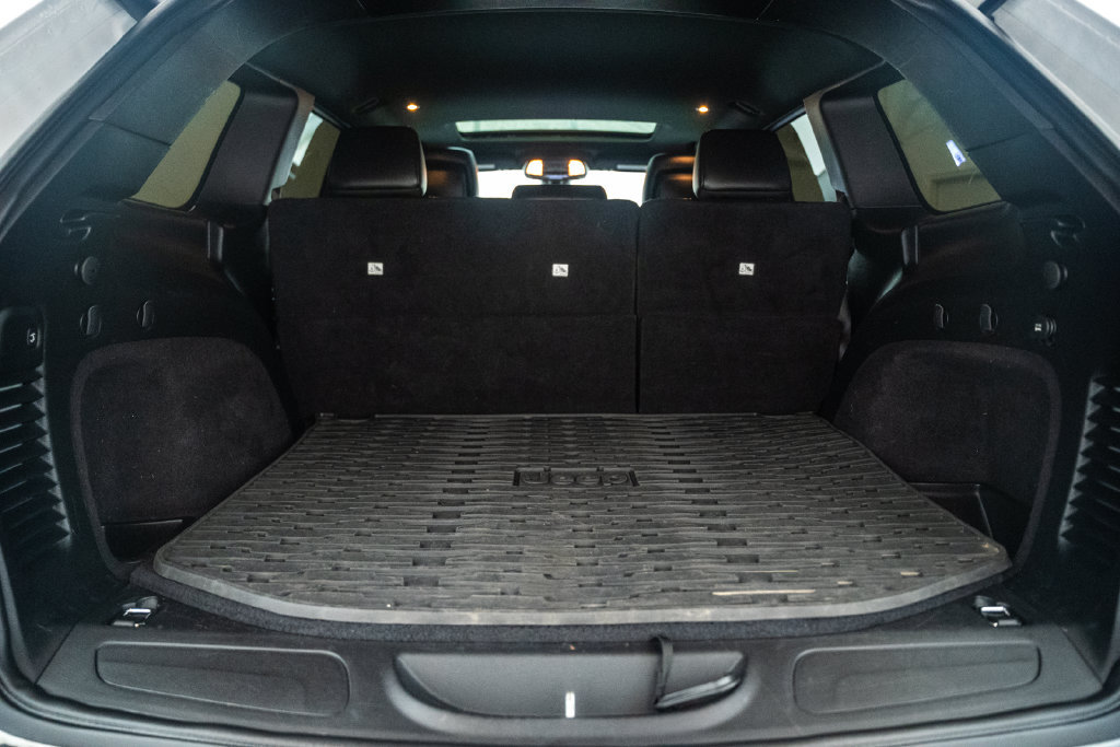 Used 2019 Jeep Grand Cherokee Altitude AWD/4WD image 11