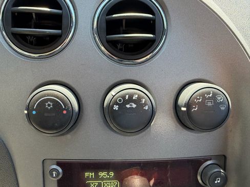 Used 2008 Pontiac Solstice Convertible w/ Preferred Package image 25