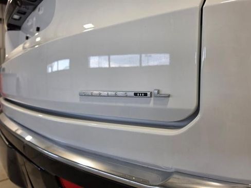 Used 2023 Jeep Wagoneer L Series III w/ Premium Group I AWD/4WD image 13