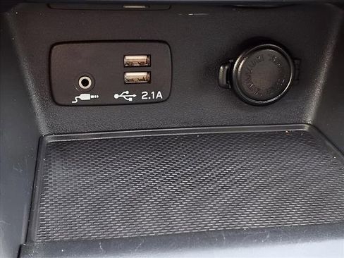 Used 2023 Subaru Forester Premium image 19