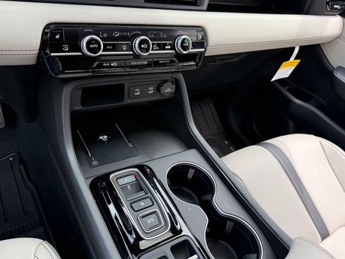 Certified 2026 Honda Pilot Touring image 28