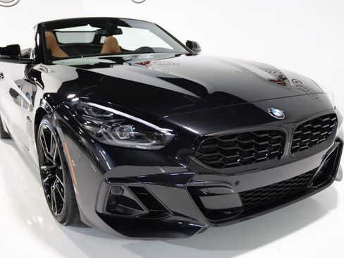 Used 2024 BMW Z4 M40i w/ Premium Package image 27