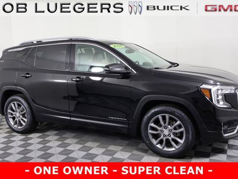 Certified 2024 GMC Terrain SLT image 2