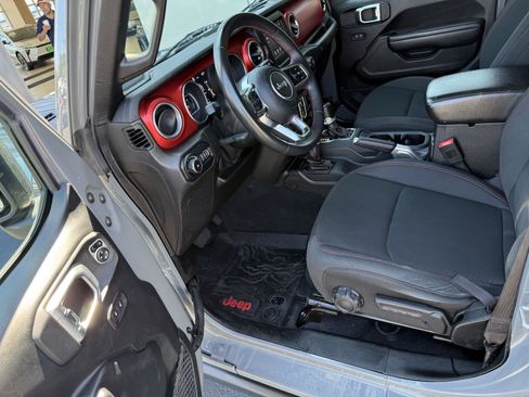 Used 2018 Jeep Wrangler Unlimited Rubicon AWD/4WD image 10