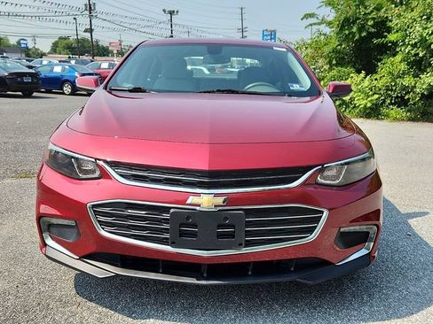 Used 2017 Chevrolet Malibu LT FWD image 2