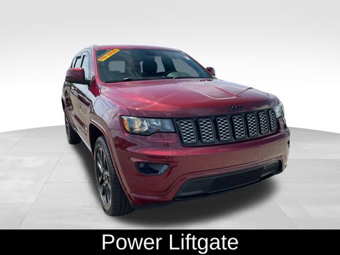 Used 2018 Jeep Grand Cherokee Altitude image 3