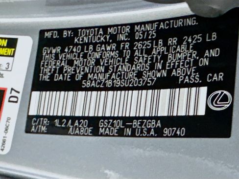 Used 2025 Lexus ES 350 image 12