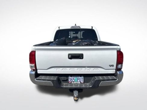 Used 2023 Toyota Tacoma SR5 RWD image 6