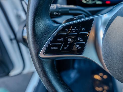 Used 2025 Mercedes-Benz CLA 250 image 6