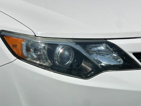 Used 2014 Toyota Camry SE w/ Fleet Convenience Package FWD image 12