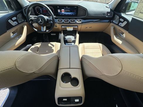 New 2026 Mercedes-Benz GLS 450 4MATIC image 28