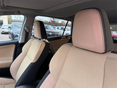 Used 2016 Toyota RAV4 XLE w/ Convenience Package image 10