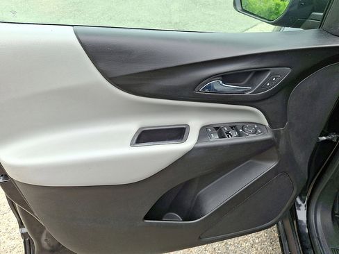 Certified 2020 Chevrolet Equinox LS w/ LS Convenience Package FWD image 10