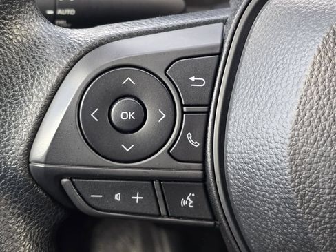 Used 2025 Toyota Corolla LE FWD image 14