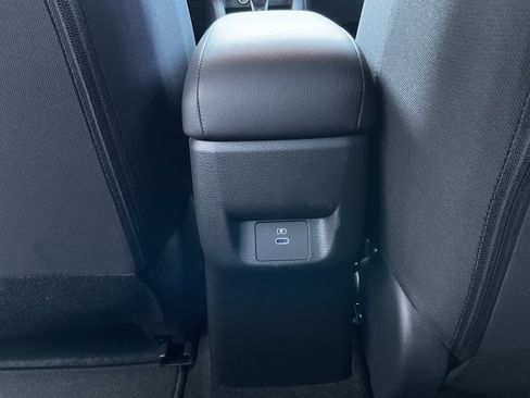 New 2025 Nissan Versa SR w/ Trunk Package image 17