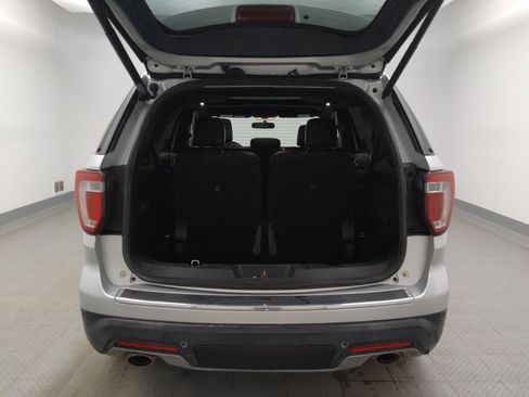 Used 2019 Ford Explorer Limited w/ Class III Trailer Tow Package FWD image 29
