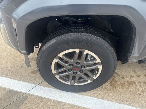 Used 2025 Toyota Tacoma TRD Sport RWD image 11