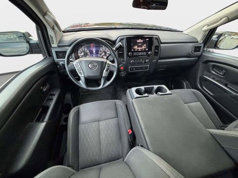 Used 2022 Nissan Titan S image 14