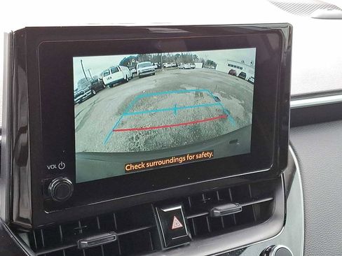 Used 2025 Toyota Corolla Cross LE image 20