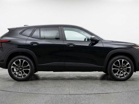 Used 2025 Chevrolet TrailBlazer LT FWD image 11