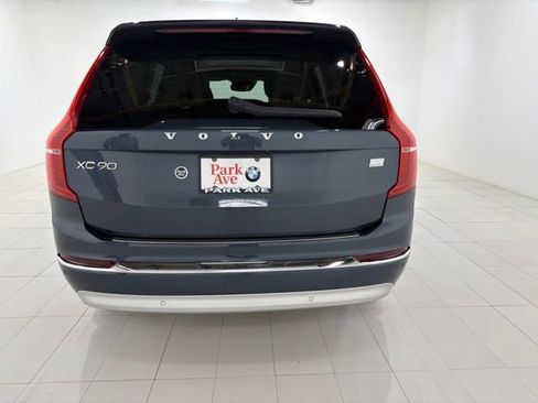 Used 2022 Volvo XC90 T8 Inscription Expression w/ Climate Package AWD/4WD image 4