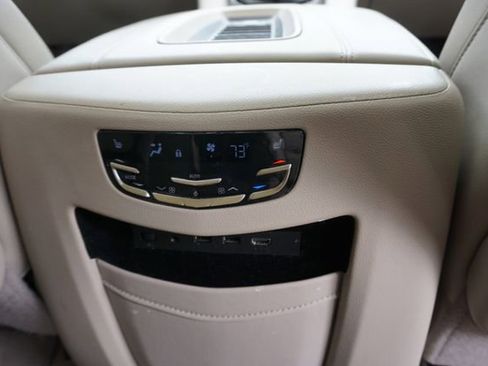 Used 2019 Cadillac Escalade ESV Luxury RWD image 23