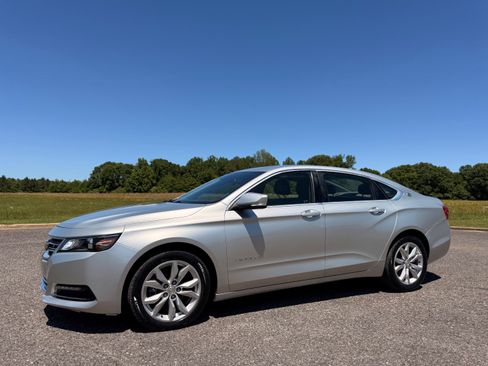 Used 2018 Chevrolet Impala LT w/ LT Convenience Package FWD image 1