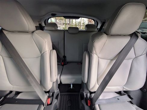 New 2026 Toyota Sienna XLE image 16