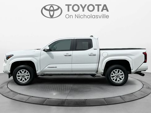Used 2024 Toyota Tacoma SR5 AWD/4WD image 2
