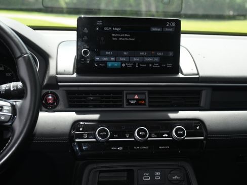 Certified 2025 Honda Pilot EX-L image 17