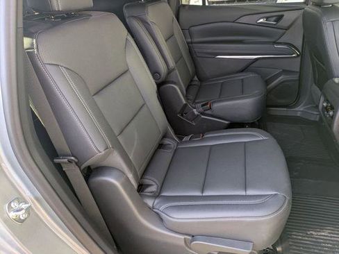 New 2026 Chevrolet Traverse LT w/ Sun and Wheel Package FWD image 28