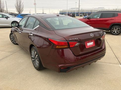Used 2024 Nissan Altima 2.5 SV image 9