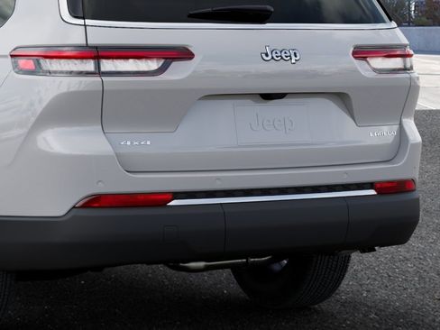 New 2026 Jeep Grand Cherokee L 4WD image 13