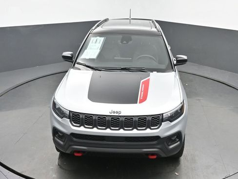 Used 2024 Jeep Compass Trailhawk w/ Sun and Sound Group AWD/4WD image 38