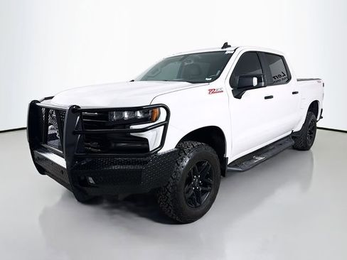 Used 2019 Chevrolet Silverado 1500 LT Trail Boss image 3