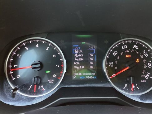 Used 2020 Toyota RAV4 XLE w/ All Weather Liner Package AWD/4WD image 11