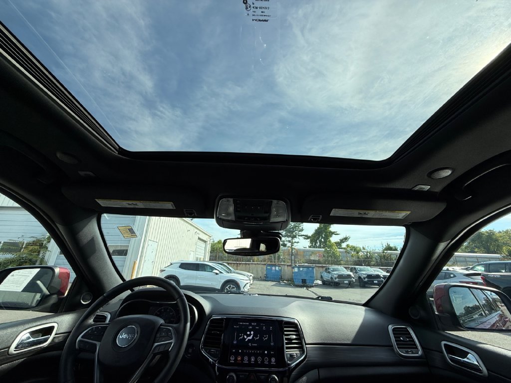 Used 2022 Jeep Grand Cherokee Laredo X AWD/4WD image 25