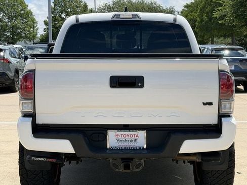 Used 2022 Toyota Tacoma TRD Sport AWD/4WD image 5