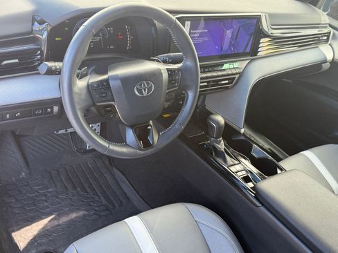 Certified 2025 Toyota Camry SE image 4