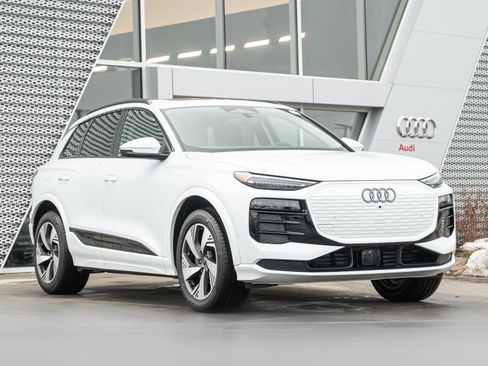 Used 2025 Audi Q6 e-tron Premium Plus w/ Premium Plus image 1